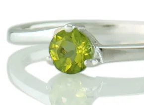Ring mit Peridot