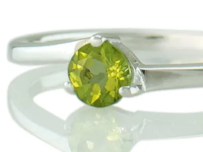 Ring mit Peridot