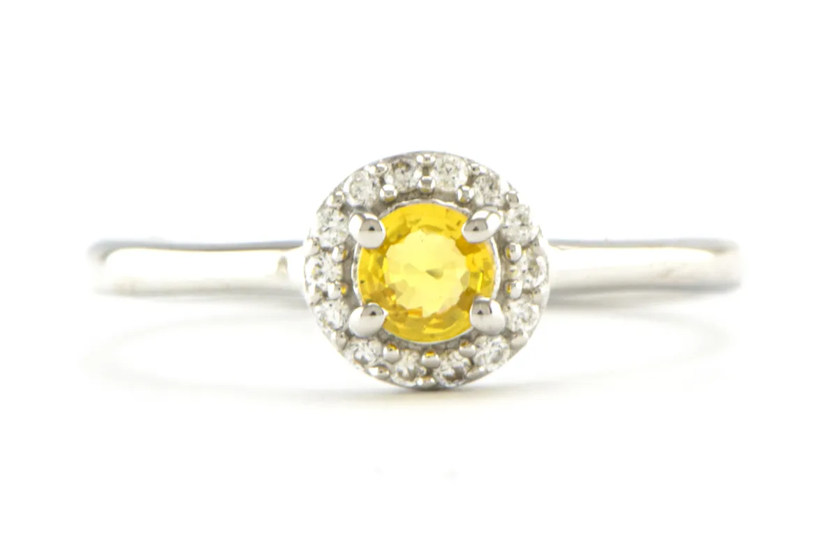 Ring mit Gelbem Saphir