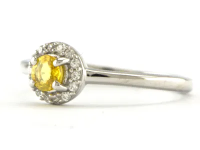 Ring mit Gelbem Saphir