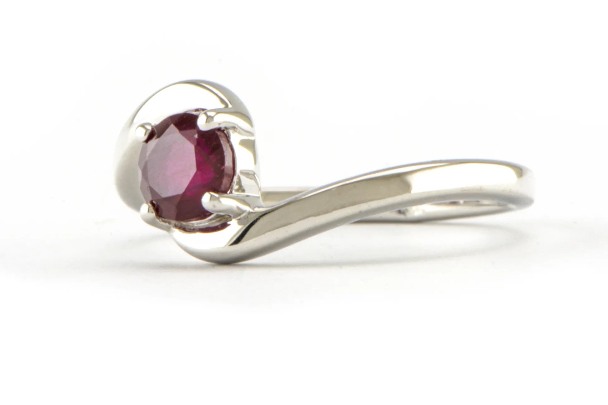 Silberring mit Rubin