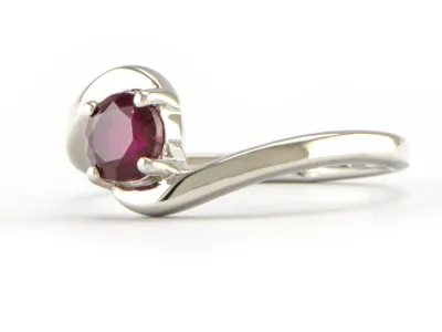 Silberring mit Rubin