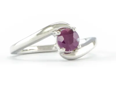 Silberring mit Rubin