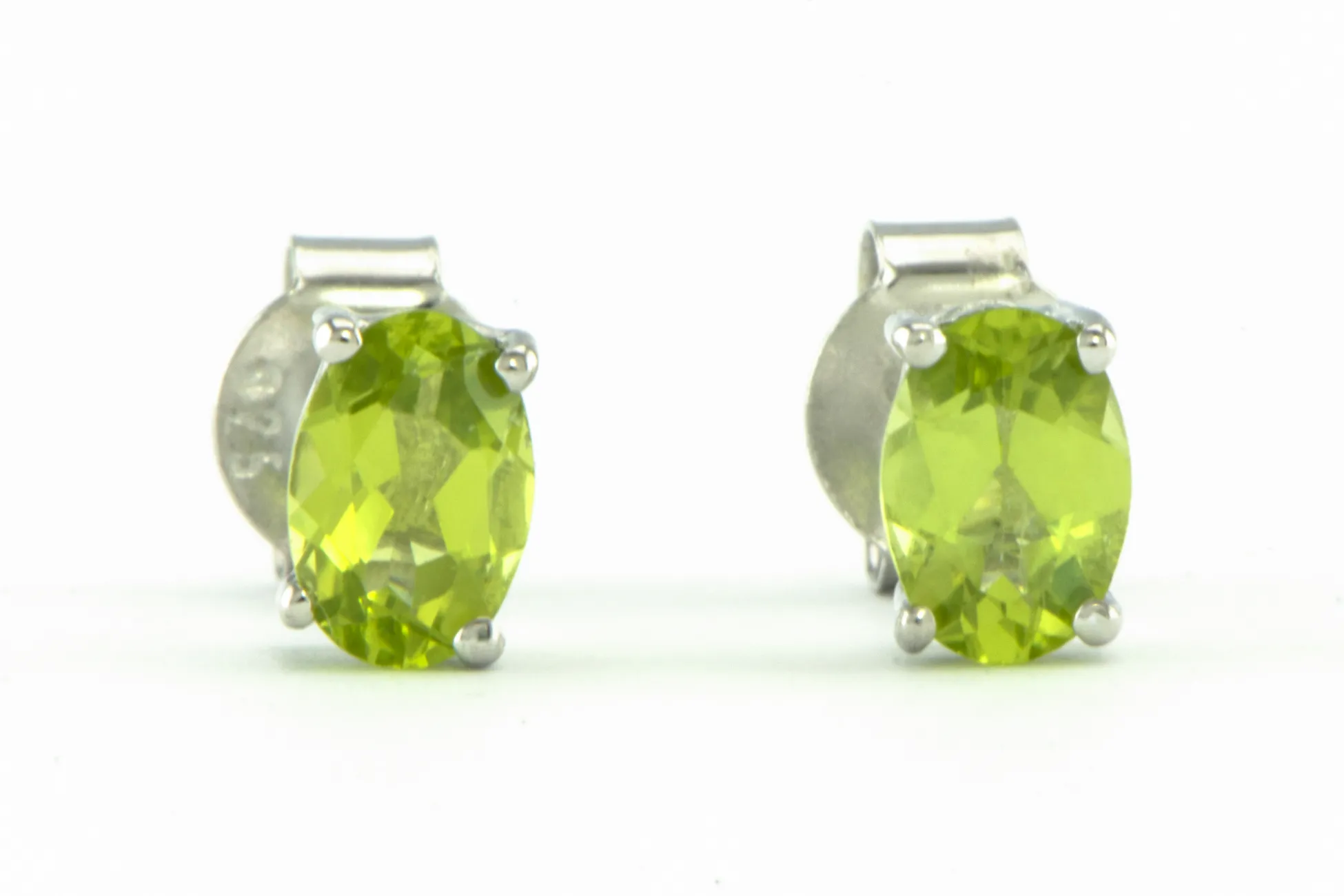 Silberohrstecker mit Peridot