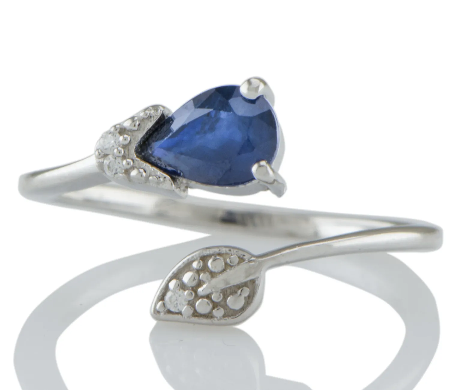 Ring mit Saphir
