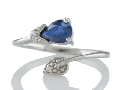 Ring mit Saphir