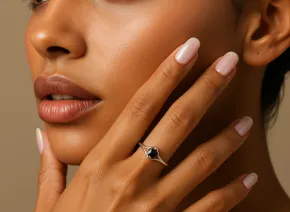 Ring mit schwarzem Diamanten