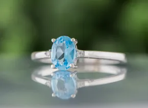 Ring mit blauem Topas
