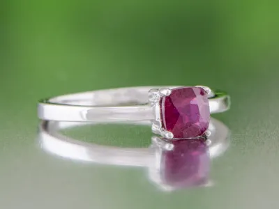 Silberring mit Rubin