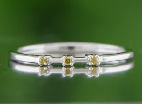 Silberring mit gelben Diamanten