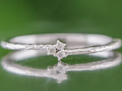 Silberring mit Diamanten