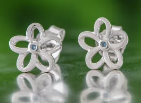 Ohrringe mit blauen Diamanten