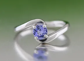 Ring mit AA Tansanit