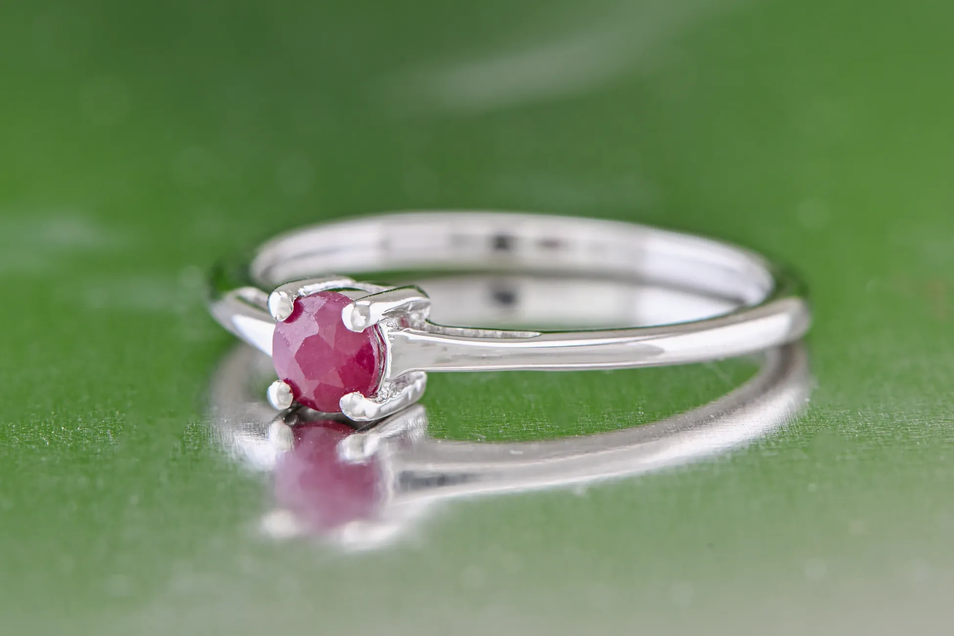 Silberring mit Rubin