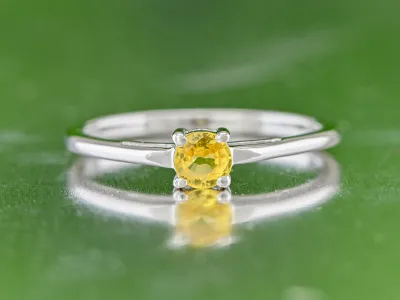 Silberring mit gelbem Saphir