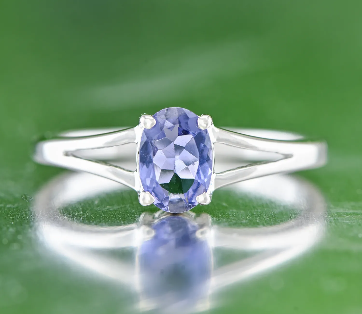 Ring mit Tansanit