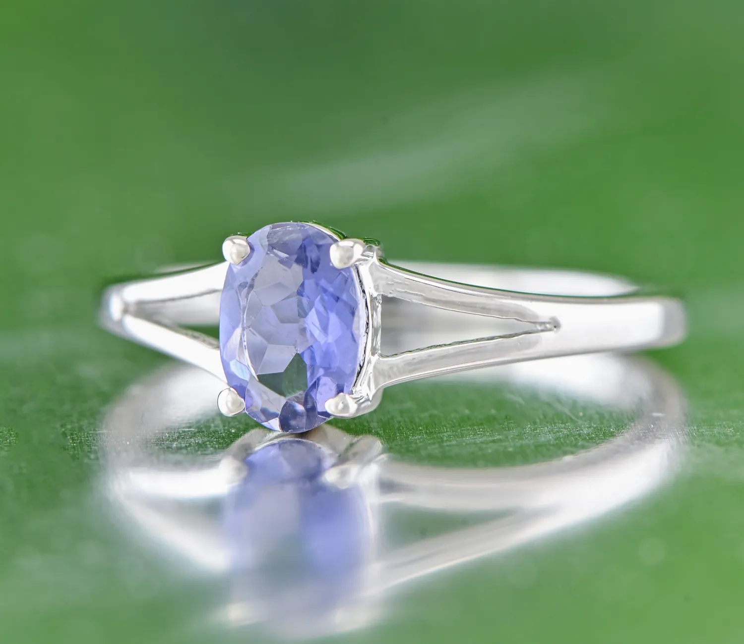 Ring mit Tansanit