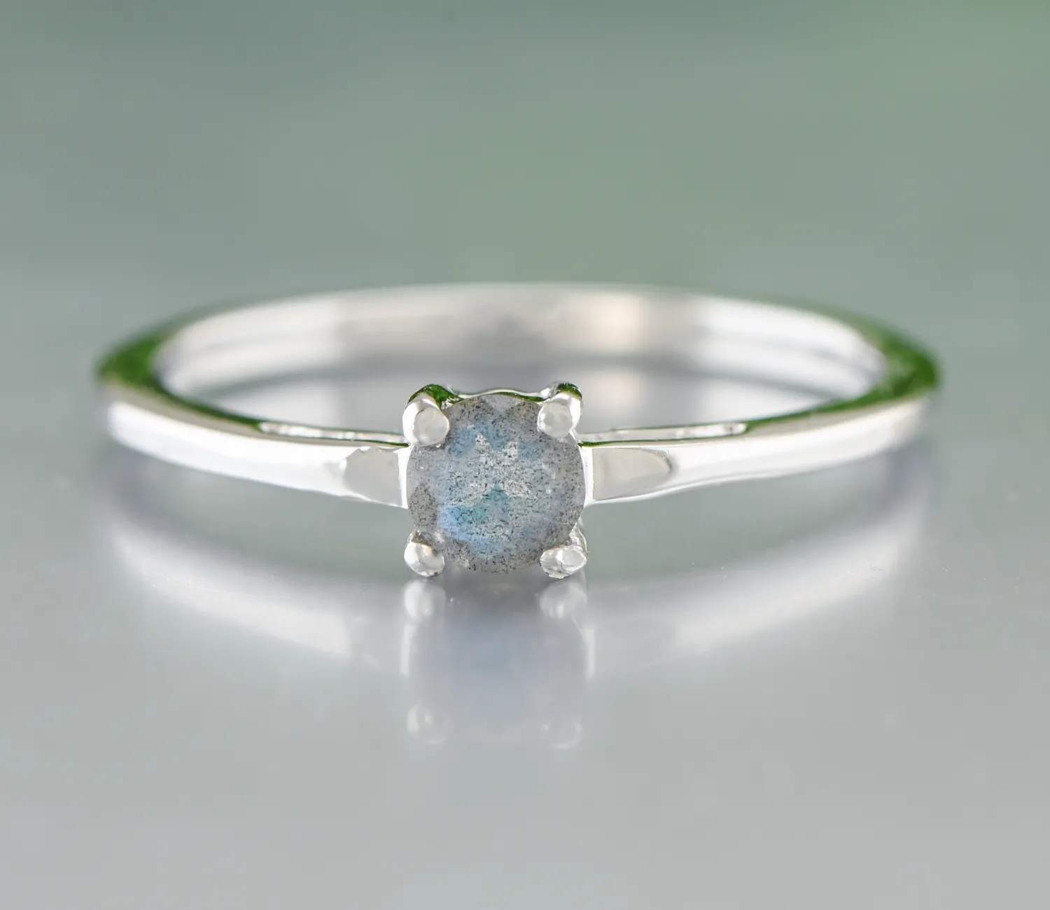 Silberring mit Labradorit