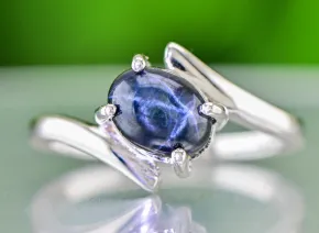 Ring mit Sternsaphir