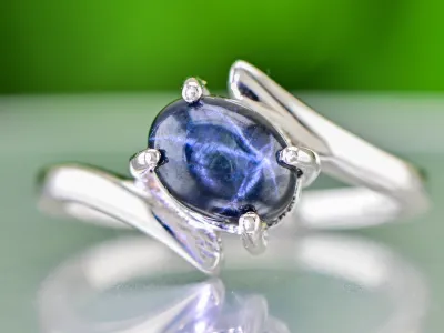 Ring mit Sternsaphir