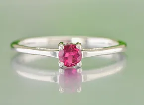Silberring mit Rubin