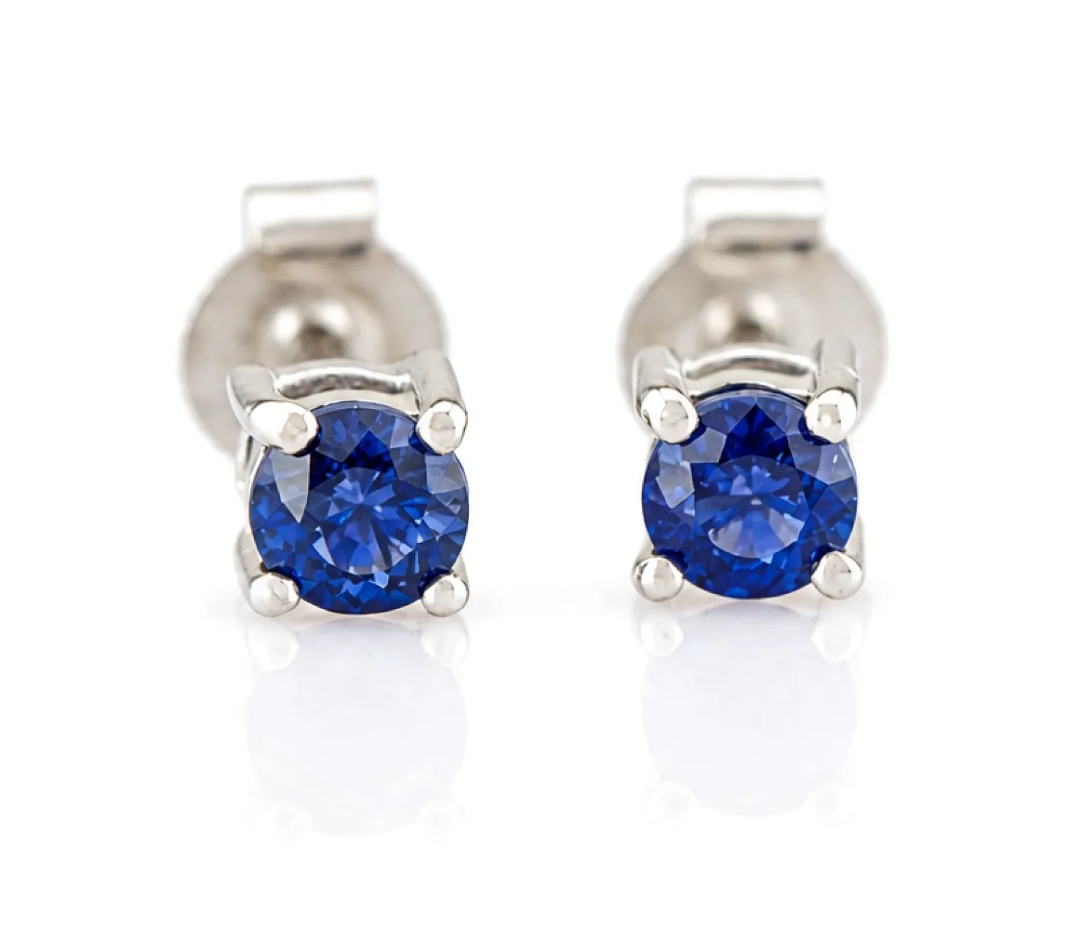 Silberohrringe mit blauem Saphir 4 mm