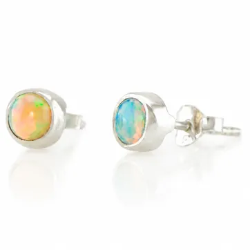 Silberohrringe mit natürlichem Opal