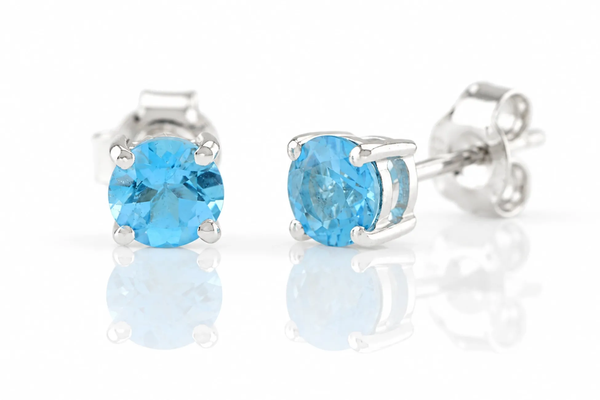 Silberohrringe mit natürlichem Blauem Topas "Swiss Blue"