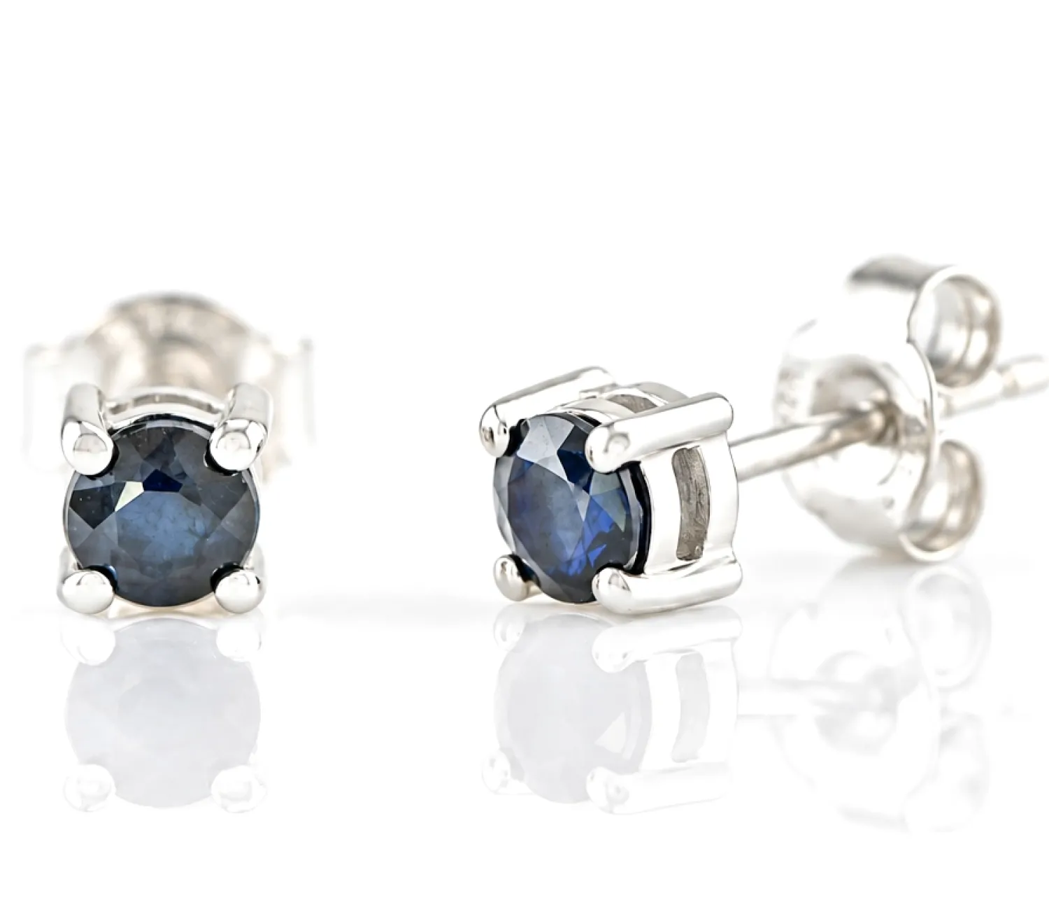 Silberohrringe mit natürlichem Blauem Saphir
